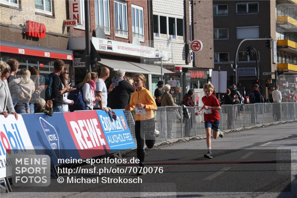 15.09.2024 - PSD Bank Halbmarathon Michael Strokosch http://msf.ph/oto/7070076 15.09.2024 10:25:58 Ziel 20, 54, 98, 240 meine-sportfotos.de