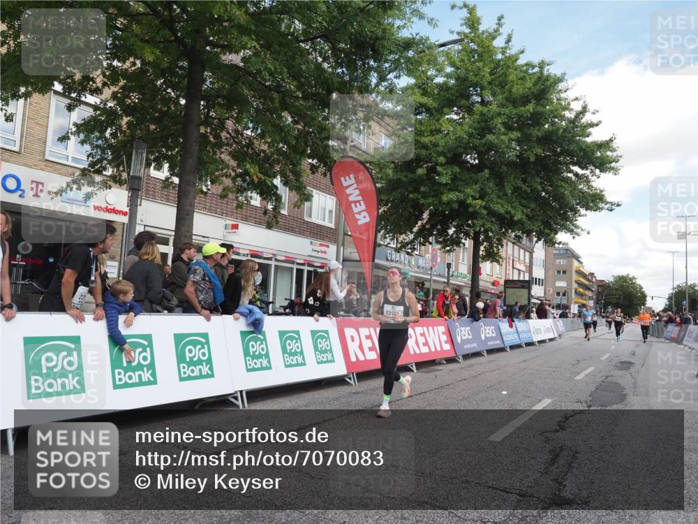 15.09.2024 - PSD Bank Halbmarathon Miley Keyser http://msf.ph/oto/7070083 15.09.2024 12:23:12 Ziel 803, 2078, 2394, 2400, 2550, 2933, 2999, 3219, 3320 meine-sportfotos.de
