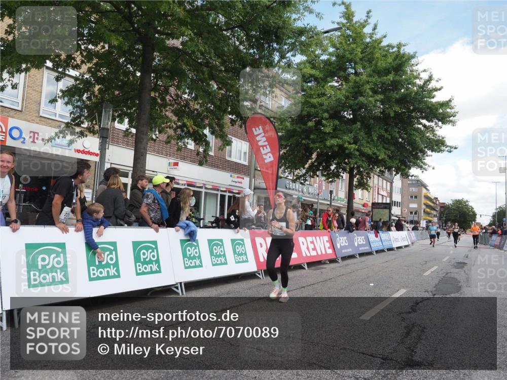 15.09.2024 - PSD Bank Halbmarathon Miley Keyser http://msf.ph/oto/7070089 15.09.2024 12:23:12 Ziel 803, 2078, 2394, 2400, 2550, 2933, 2999, 3219, 3320 meine-sportfotos.de