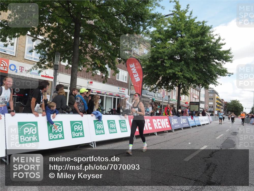 15.09.2024 - PSD Bank Halbmarathon Miley Keyser http://msf.ph/oto/7070093 15.09.2024 12:23:12 Ziel 803, 2078, 2394, 2400, 2550, 2933, 2999, 3219, 3320 meine-sportfotos.de