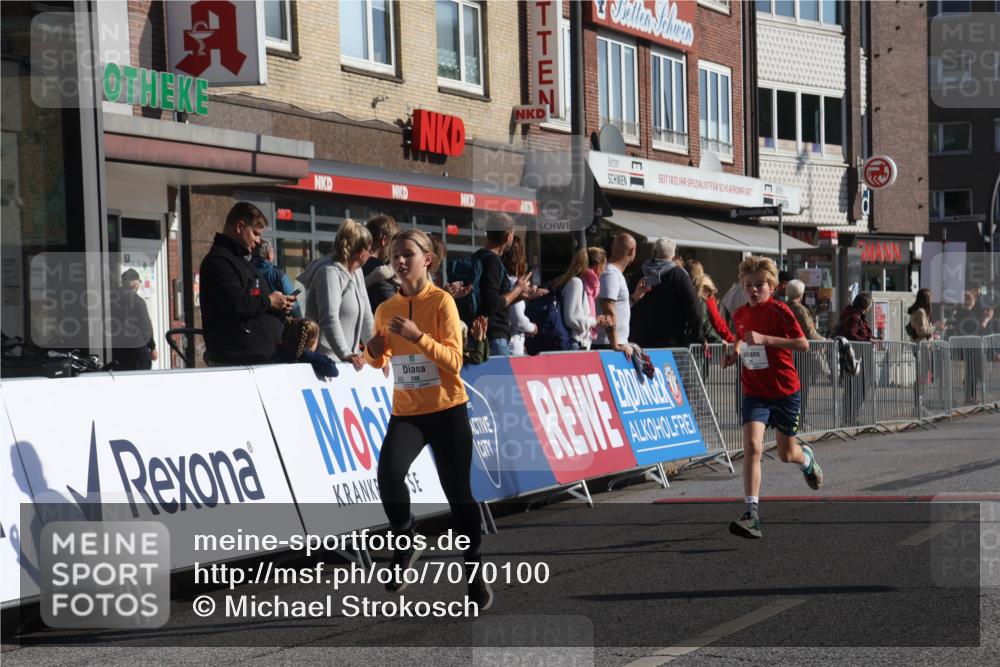 15.09.2024 - PSD Bank Halbmarathon Michael Strokosch http://msf.ph/oto/7070100 15.09.2024 10:25:59 Ziel 20, 54, 98, 240 meine-sportfotos.de
