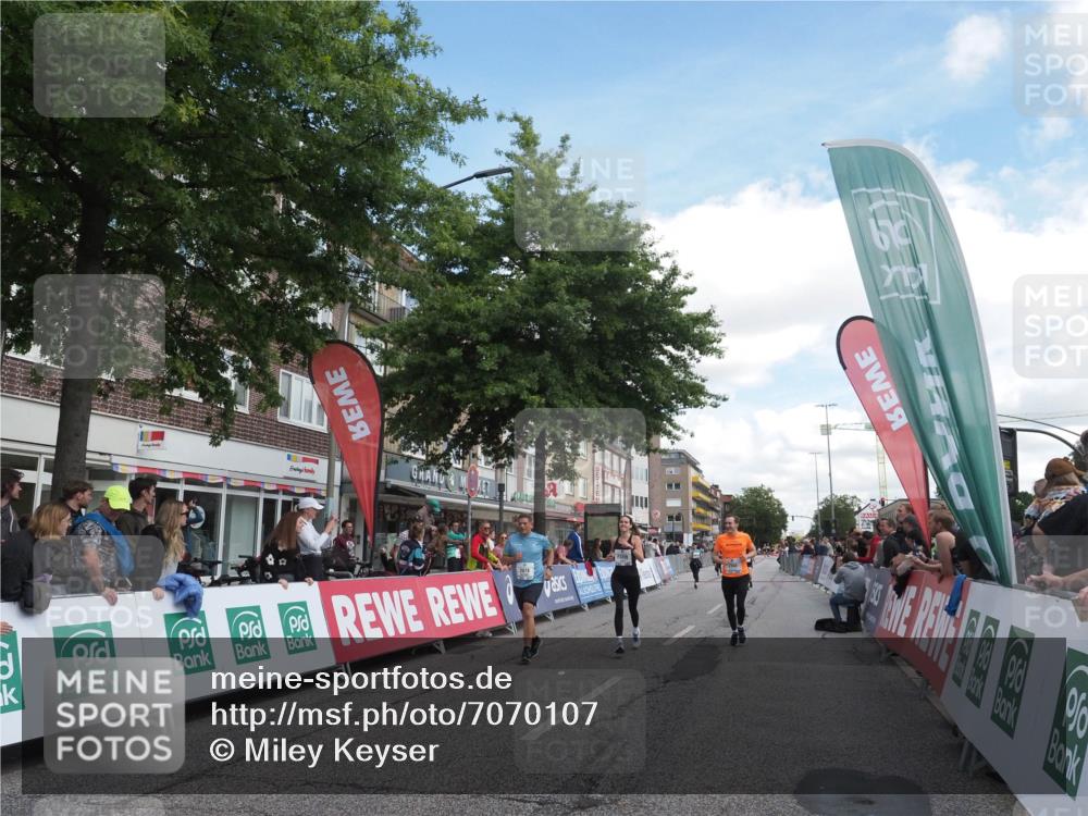 15.09.2024 - PSD Bank Halbmarathon Miley Keyser http://msf.ph/oto/7070107 15.09.2024 12:23:18 Ziel 803, 2078, 2307, 2400, 2550, 2933, 2999, 3243, 3320, 3370 meine-sportfotos.de