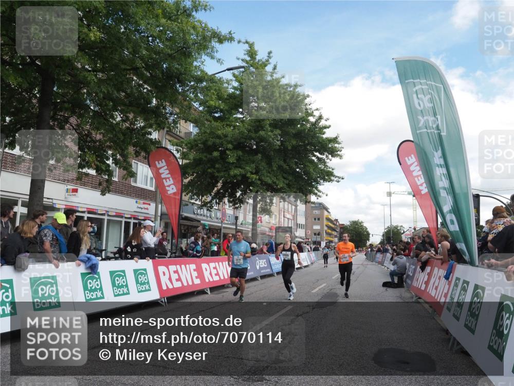 15.09.2024 - PSD Bank Halbmarathon Miley Keyser http://msf.ph/oto/7070114 15.09.2024 12:23:18 Ziel 803, 2078, 2307, 2400, 2550, 2933, 2999, 3243, 3320, 3370 meine-sportfotos.de