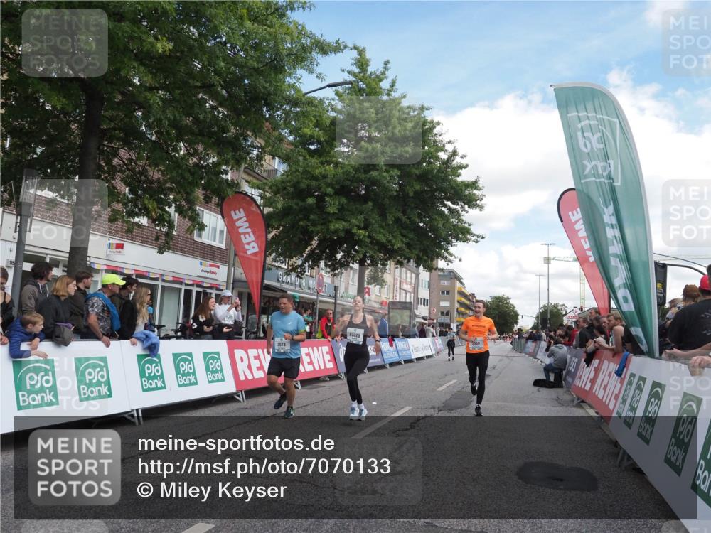 15.09.2024 - PSD Bank Halbmarathon Miley Keyser http://msf.ph/oto/7070133 15.09.2024 12:23:19 Ziel 803, 2078, 2307, 2400, 2550, 2933, 2999, 3243, 3320, 3370 meine-sportfotos.de