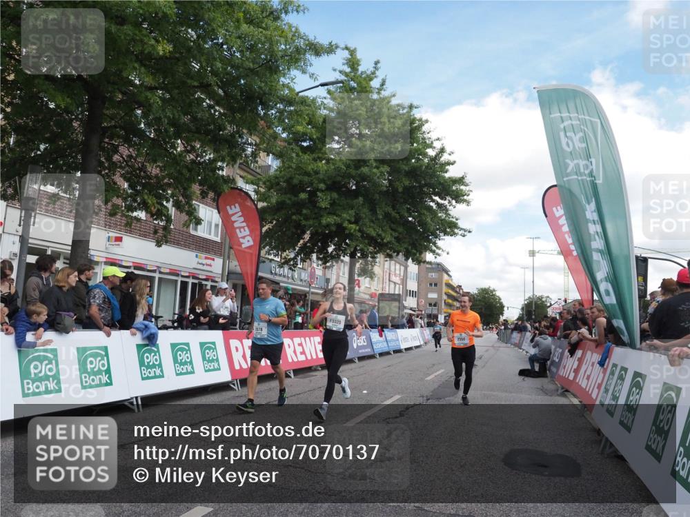 15.09.2024 - PSD Bank Halbmarathon Miley Keyser http://msf.ph/oto/7070137 15.09.2024 12:23:19 Ziel 803, 2078, 2307, 2400, 2550, 2933, 2999, 3243, 3320, 3370 meine-sportfotos.de