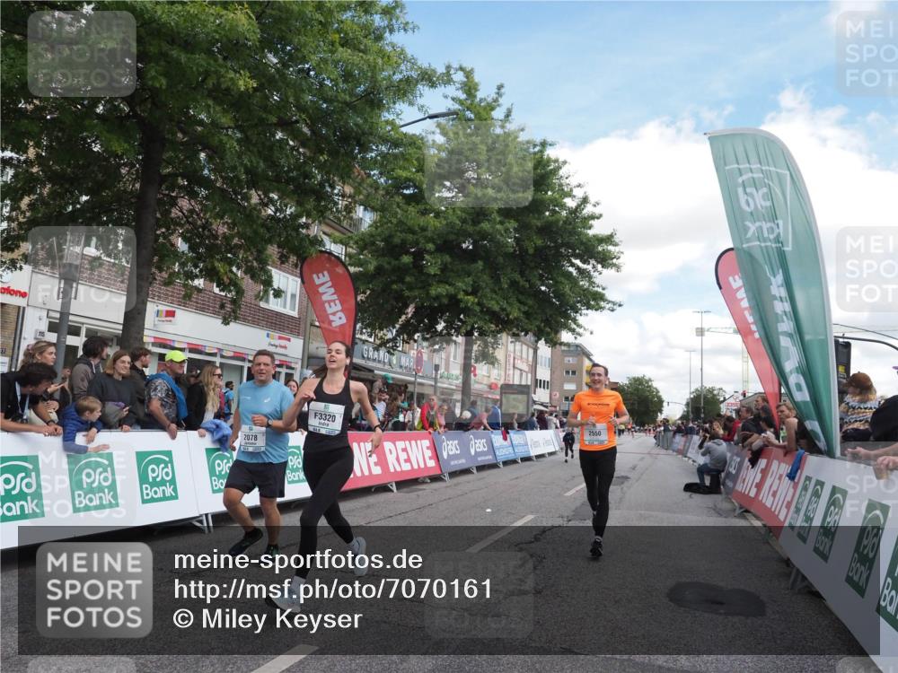 15.09.2024 - PSD Bank Halbmarathon Miley Keyser http://msf.ph/oto/7070161 15.09.2024 12:23:20 Ziel 803, 2078, 2307, 2400, 2550, 2933, 2999, 3243, 3320, 3370 meine-sportfotos.de