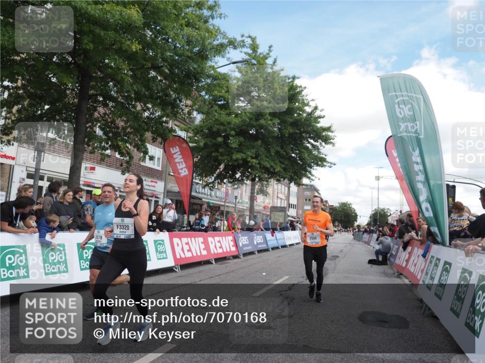 15.09.2024 - PSD Bank Halbmarathon Miley Keyser http://msf.ph/oto/7070168 15.09.2024 12:23:20 Ziel 803, 2078, 2307, 2400, 2550, 2933, 2999, 3243, 3320, 3370 meine-sportfotos.de