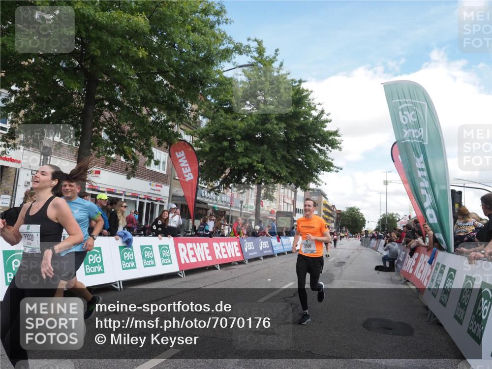15.09.2024 - PSD Bank Halbmarathon Miley Keyser http://msf.ph/oto/7070176 15.09.2024 12:23:20 Ziel 803, 2078, 2307, 2400, 2550, 2933, 2999, 3243, 3320, 3370 meine-sportfotos.de