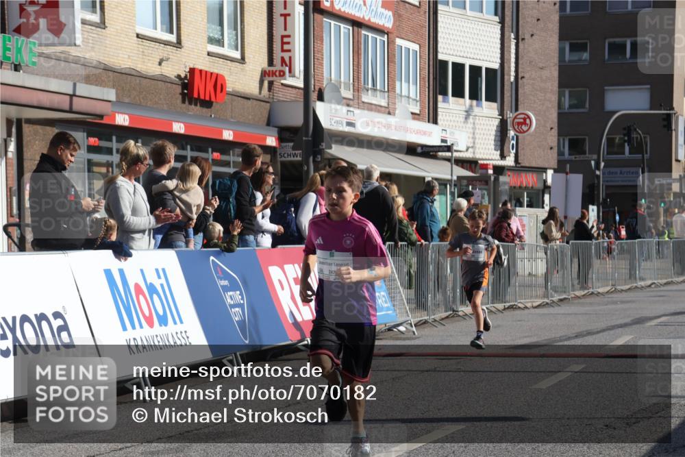 15.09.2024 - PSD Bank Halbmarathon Michael Strokosch http://msf.ph/oto/7070182 15.09.2024 10:26:09 Ziel 9, 20, 88, 144, 181, 240, 242, 295 meine-sportfotos.de