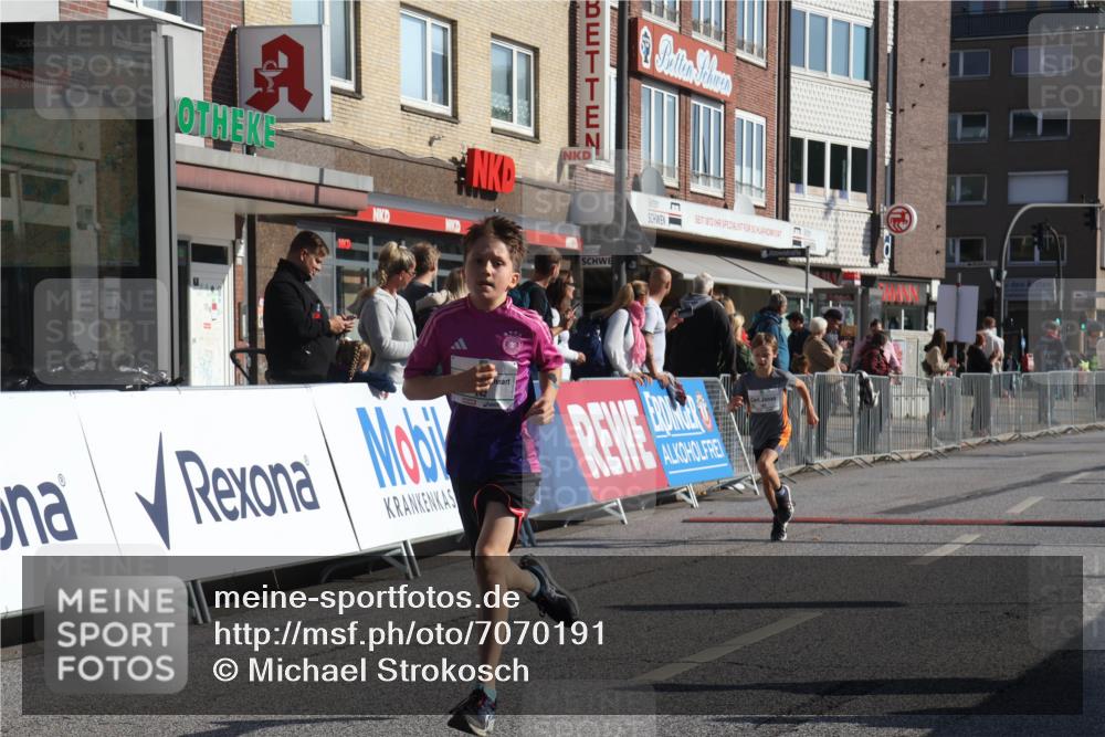 15.09.2024 - PSD Bank Halbmarathon Michael Strokosch http://msf.ph/oto/7070191 15.09.2024 10:26:09 Ziel 9, 20, 88, 144, 181, 240, 242, 295 meine-sportfotos.de