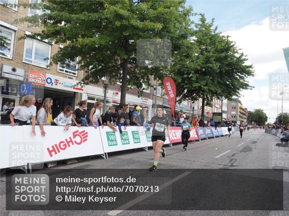 15.09.2024 - PSD Bank Halbmarathon Miley Keyser http://msf.ph/oto/7070213 15.09.2024 12:23:25 Ziel 803, 2078, 2307, 2550, 2933, 3243, 3277, 3320, 3370 meine-sportfotos.de