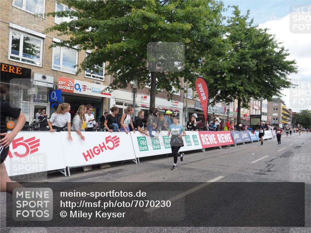 15.09.2024 - PSD Bank Halbmarathon Miley Keyser http://msf.ph/oto/7070230 15.09.2024 12:23:27 Ziel 987, 2078, 2307, 2550, 3243, 3277, 3320, 3370 meine-sportfotos.de