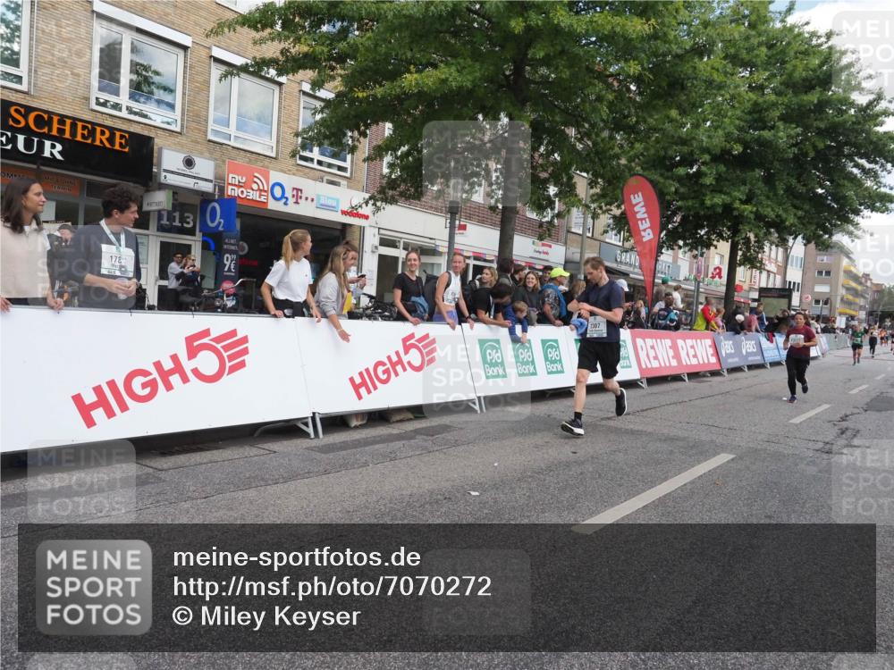 15.09.2024 - PSD Bank Halbmarathon Miley Keyser http://msf.ph/oto/7070272 15.09.2024 12:23:30 Ziel 987, 2078, 2307, 2550, 2981, 3243, 3277, 3370 meine-sportfotos.de