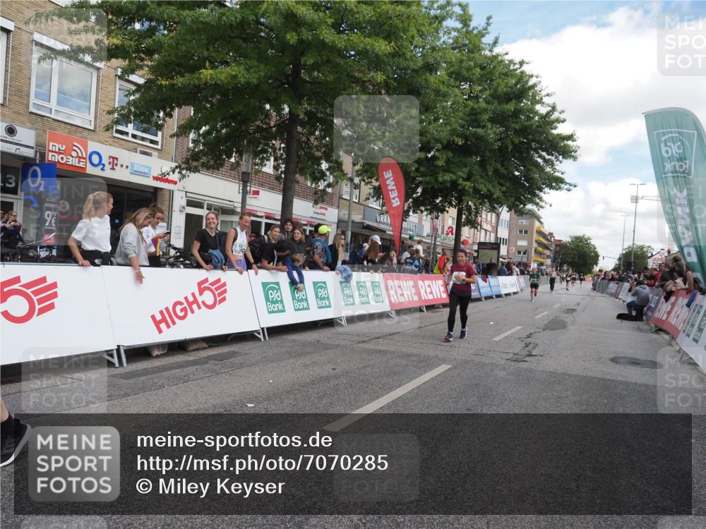 15.09.2024 - PSD Bank Halbmarathon Miley Keyser http://msf.ph/oto/7070285 15.09.2024 12:23:31 Ziel 987, 2078, 2307, 2550, 2981, 3243, 3277, 3370 meine-sportfotos.de