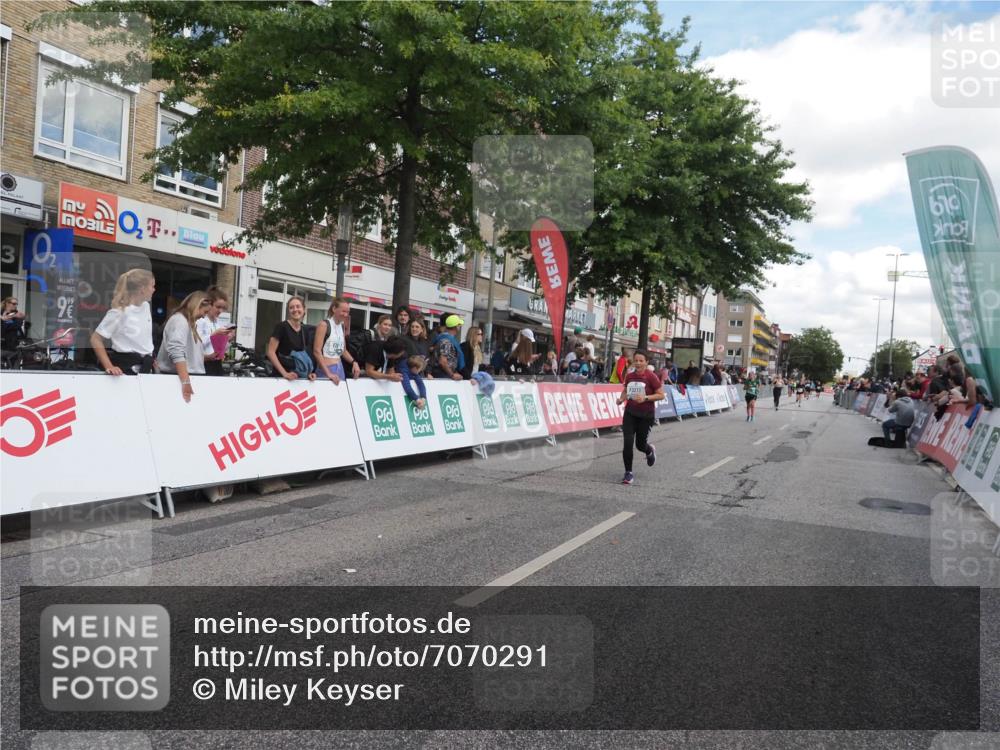 15.09.2024 - PSD Bank Halbmarathon Miley Keyser http://msf.ph/oto/7070291 15.09.2024 12:23:31 Ziel 987, 2078, 2307, 2550, 2981, 3243, 3277, 3370 meine-sportfotos.de