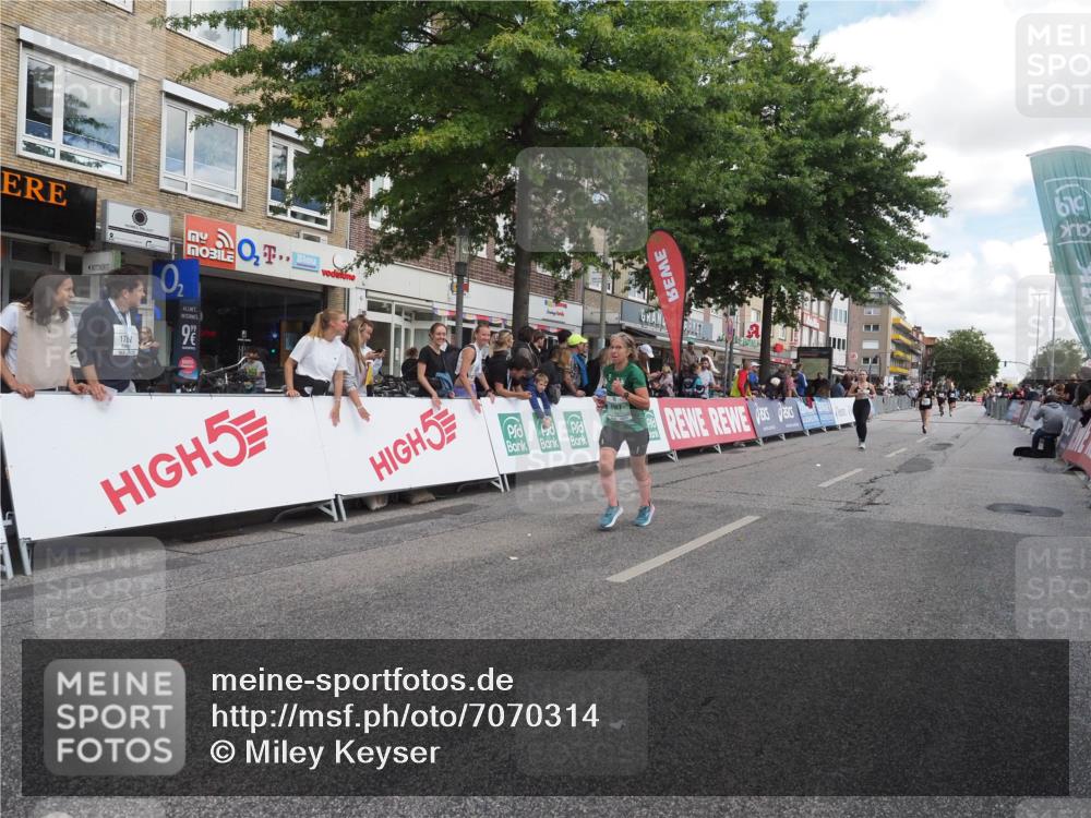 15.09.2024 - PSD Bank Halbmarathon Miley Keyser http://msf.ph/oto/7070314 15.09.2024 12:23:37 Ziel 987, 2307, 2403, 2981, 3002, 3243, 3277, 3370, 3450 meine-sportfotos.de