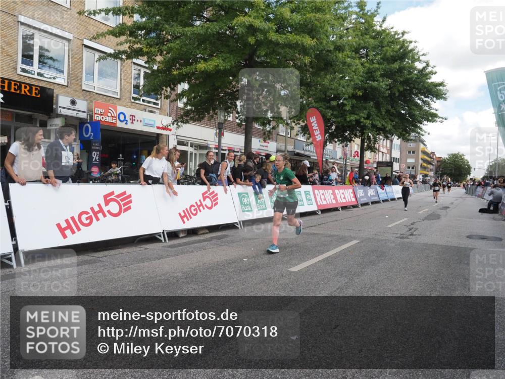 15.09.2024 - PSD Bank Halbmarathon Miley Keyser http://msf.ph/oto/7070318 15.09.2024 12:23:37 Ziel 987, 2307, 2403, 2981, 3002, 3243, 3277, 3370, 3450 meine-sportfotos.de