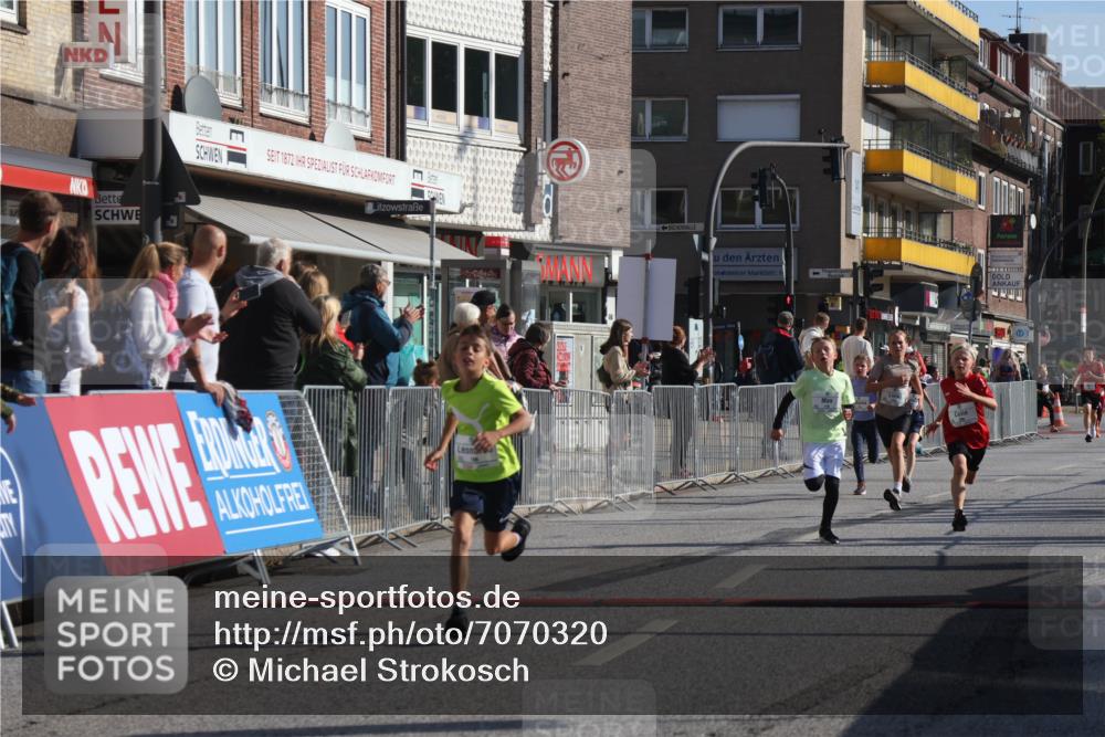 15.09.2024 - PSD Bank Halbmarathon Michael Strokosch http://msf.ph/oto/7070320 15.09.2024 10:26:20 Ziel 9, 86, 88, 116, 118, 143, 144, 181, 188, 200, 216, 242, 251, 295 meine-sportfotos.de