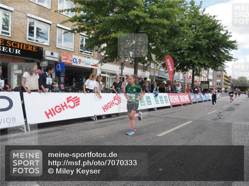 15.09.2024 - PSD Bank Halbmarathon Miley Keyser http://msf.ph/oto/7070333 15.09.2024 12:23:37 Ziel 987, 2307, 2403, 2981, 3002, 3243, 3277, 3370, 3450 meine-sportfotos.de