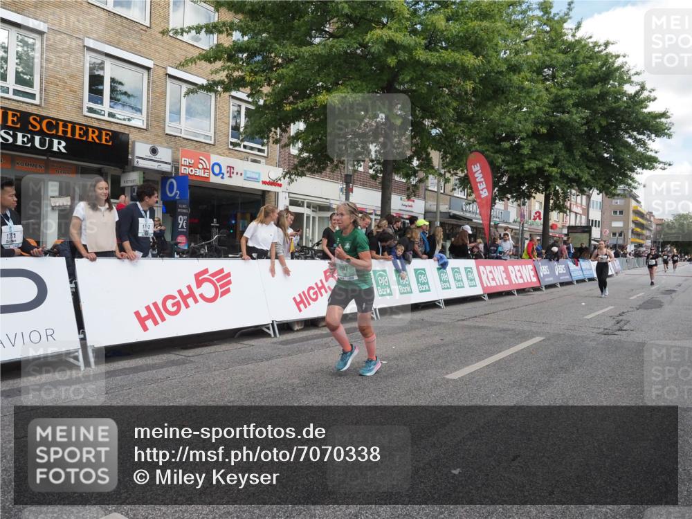15.09.2024 - PSD Bank Halbmarathon Miley Keyser http://msf.ph/oto/7070338 15.09.2024 12:23:38 Ziel 987, 2307, 2403, 2981, 3002, 3277, 3370, 3450 meine-sportfotos.de