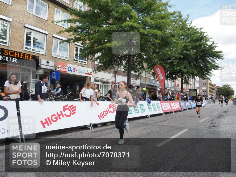 15.09.2024 - PSD Bank Halbmarathon Miley Keyser http://msf.ph/oto/7070371 15.09.2024 12:23:41 Ziel 987, 2403, 2981, 3002, 3277, 3450 meine-sportfotos.de