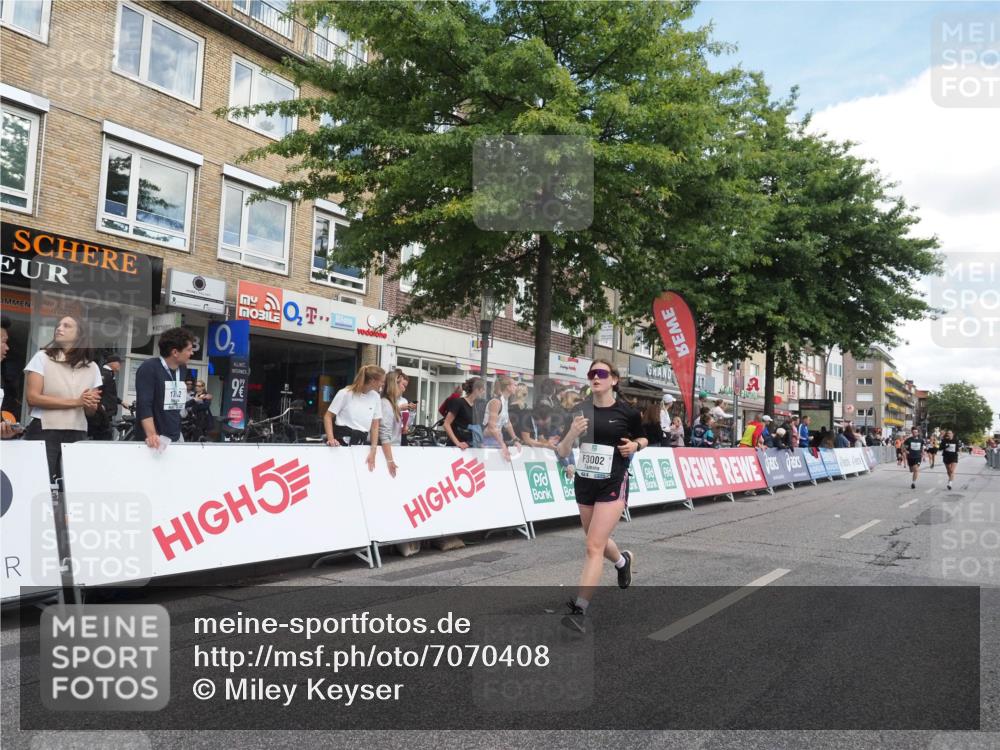 15.09.2024 - PSD Bank Halbmarathon Miley Keyser http://msf.ph/oto/7070408 15.09.2024 12:23:44 Ziel 987, 2403, 2981, 3002, 3277, 3450 meine-sportfotos.de