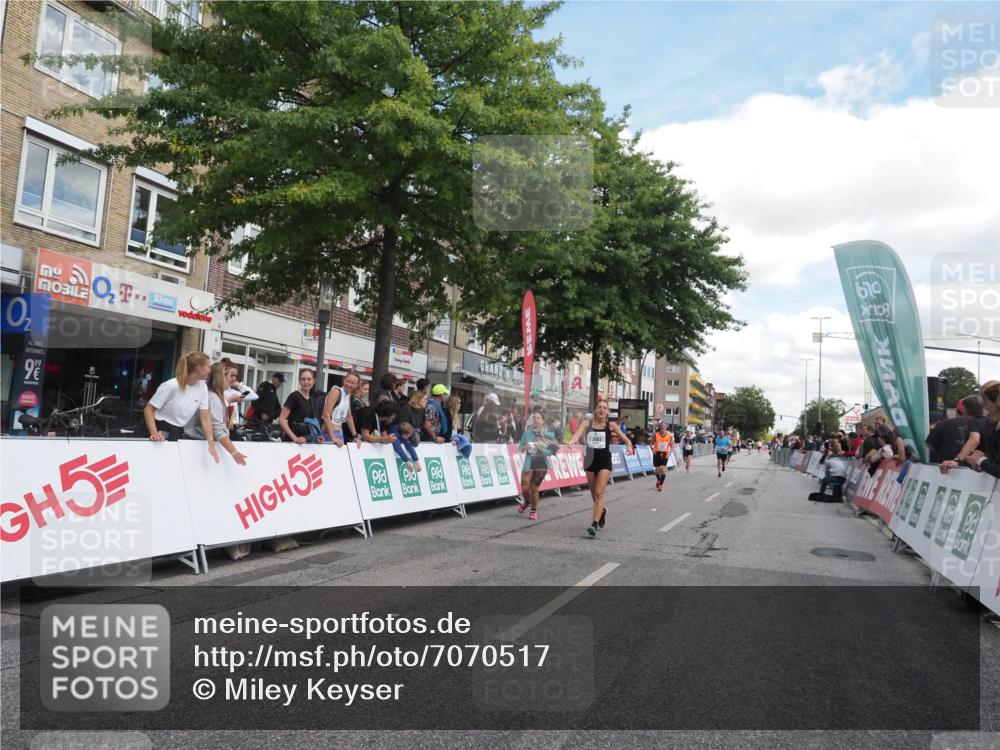 15.09.2024 - PSD Bank Halbmarathon Miley Keyser http://msf.ph/oto/7070517 15.09.2024 12:23:56 Ziel 1883, 2403, 2537, 3003, 3428, 3450 meine-sportfotos.de