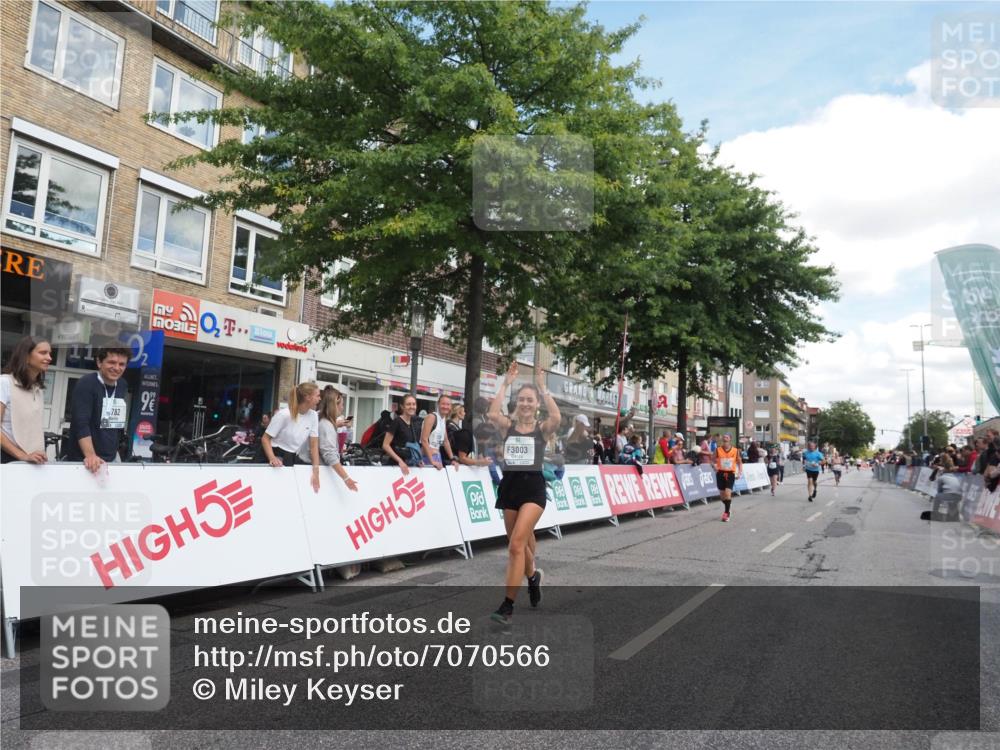 15.09.2024 - PSD Bank Halbmarathon Miley Keyser http://msf.ph/oto/7070566 15.09.2024 12:23:58 Ziel 1883, 2403, 2537, 3003, 3075, 3428, 3450 meine-sportfotos.de