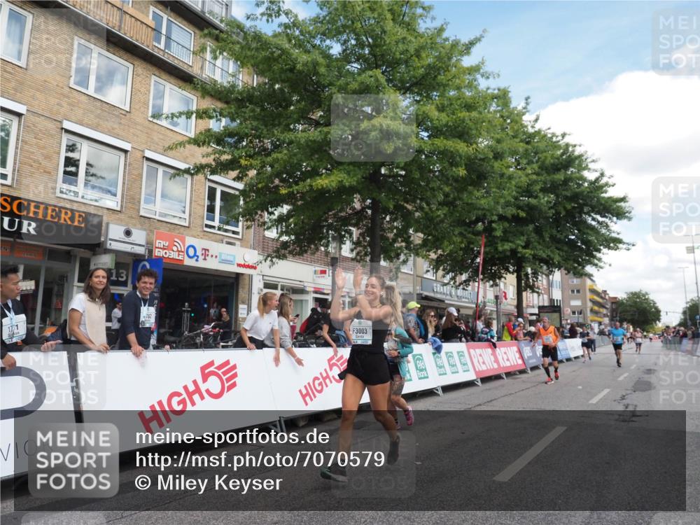 15.09.2024 - PSD Bank Halbmarathon Miley Keyser http://msf.ph/oto/7070579 15.09.2024 12:23:58 Ziel 1883, 2403, 2537, 3003, 3075, 3428, 3450 meine-sportfotos.de