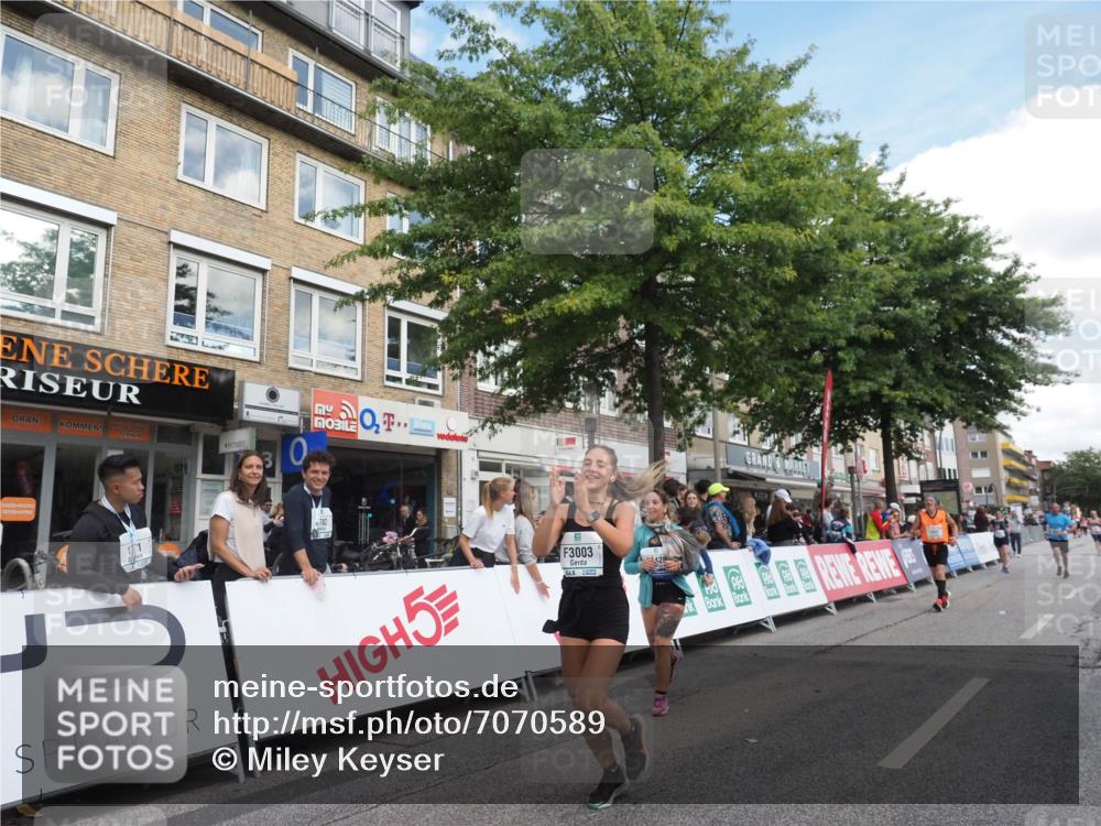 15.09.2024 - PSD Bank Halbmarathon Miley Keyser http://msf.ph/oto/7070589 15.09.2024 12:23:58 Ziel 1883, 2403, 2537, 3003, 3075, 3428, 3450 meine-sportfotos.de