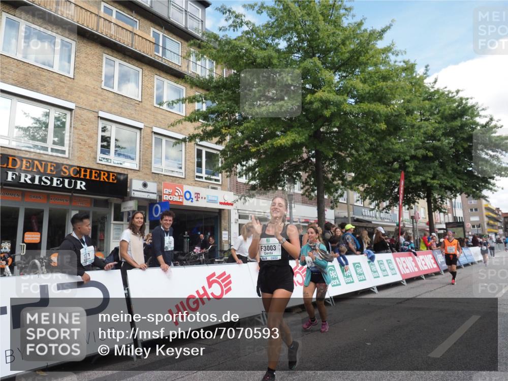 15.09.2024 - PSD Bank Halbmarathon Miley Keyser http://msf.ph/oto/7070593 15.09.2024 12:23:58 Ziel 1883, 2403, 2537, 3003, 3075, 3428, 3450 meine-sportfotos.de