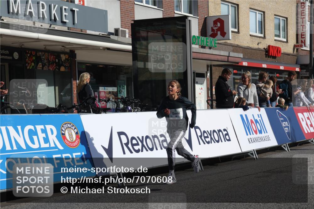 15.09.2024 - PSD Bank Halbmarathon Michael Strokosch http://msf.ph/oto/7070608 15.09.2024 10:26:52 Ziel 42, 69, 215, 284 meine-sportfotos.de