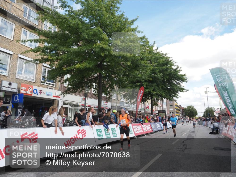 15.09.2024 - PSD Bank Halbmarathon Miley Keyser http://msf.ph/oto/7070638 15.09.2024 12:24:01 Ziel 1883, 2537, 3003, 3075, 3222, 3428 meine-sportfotos.de
