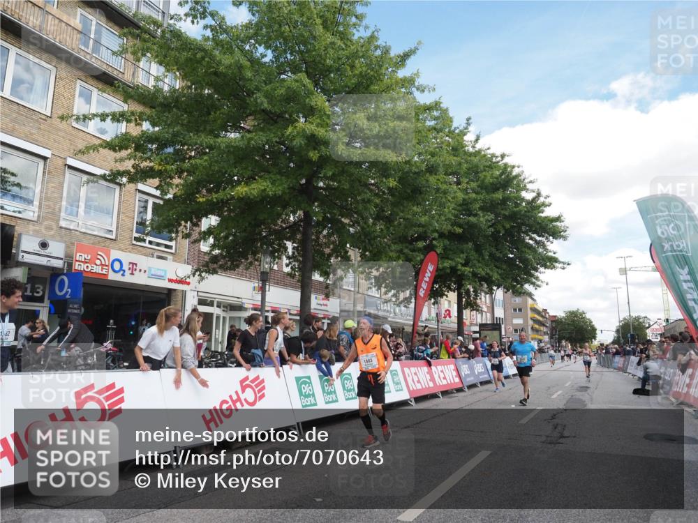 15.09.2024 - PSD Bank Halbmarathon Miley Keyser http://msf.ph/oto/7070643 15.09.2024 12:24:01 Ziel 1883, 2537, 3003, 3075, 3222, 3428 meine-sportfotos.de