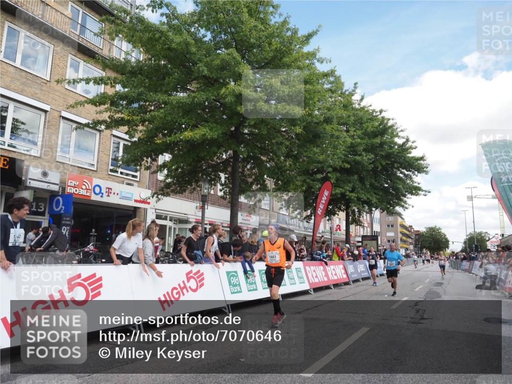 15.09.2024 - PSD Bank Halbmarathon Miley Keyser http://msf.ph/oto/7070646 15.09.2024 12:24:01 Ziel 1883, 2537, 3003, 3075, 3222, 3428 meine-sportfotos.de