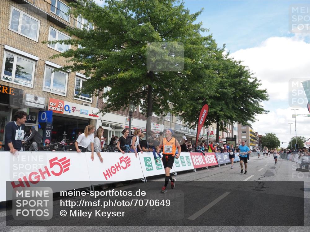 15.09.2024 - PSD Bank Halbmarathon Miley Keyser http://msf.ph/oto/7070649 15.09.2024 12:24:01 Ziel 1883, 2537, 3003, 3075, 3222, 3428 meine-sportfotos.de