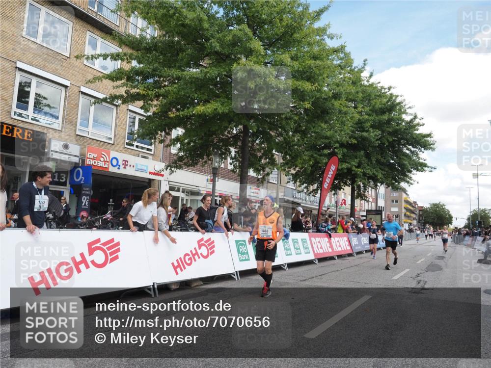 15.09.2024 - PSD Bank Halbmarathon Miley Keyser http://msf.ph/oto/7070656 15.09.2024 12:24:01 Ziel 1883, 2537, 3003, 3075, 3222, 3428 meine-sportfotos.de