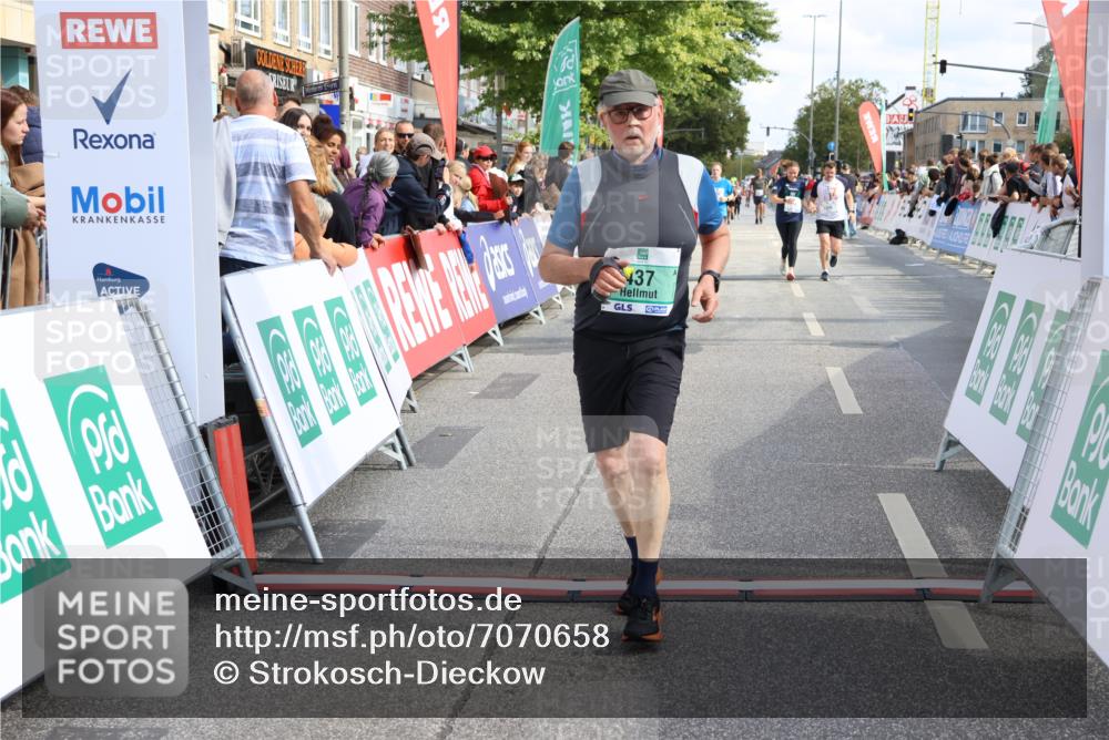 15.09.2024 - PSD Bank Halbmarathon Strokosch-Dieckow http://msf.ph/oto/7070658 15.09.2024 12:31:44 Ziel 1866, 1961, 2887, 3309 meine-sportfotos.de