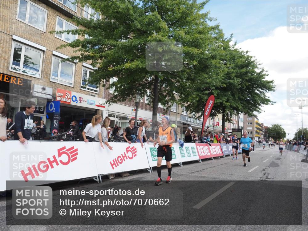 15.09.2024 - PSD Bank Halbmarathon Miley Keyser http://msf.ph/oto/7070662 15.09.2024 12:24:01 Ziel 1883, 2537, 3003, 3075, 3222, 3428 meine-sportfotos.de