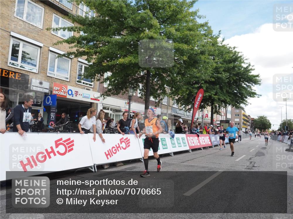 15.09.2024 - PSD Bank Halbmarathon Miley Keyser http://msf.ph/oto/7070665 15.09.2024 12:24:02 Ziel 1883, 2537, 3003, 3075, 3222, 3428 meine-sportfotos.de