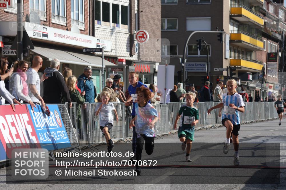 15.09.2024 - PSD Bank Halbmarathon Michael Strokosch http://msf.ph/oto/7070672 15.09.2024 10:27:00 Ziel 18, 42, 69, 75, 82, 167, 198, 210, 270, 284, 294 meine-sportfotos.de