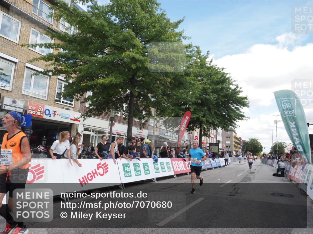 15.09.2024 - PSD Bank Halbmarathon Miley Keyser http://msf.ph/oto/7070680 15.09.2024 12:24:03 Ziel 1883, 2527, 2537, 3003, 3075, 3222, 3428, 3543 meine-sportfotos.de