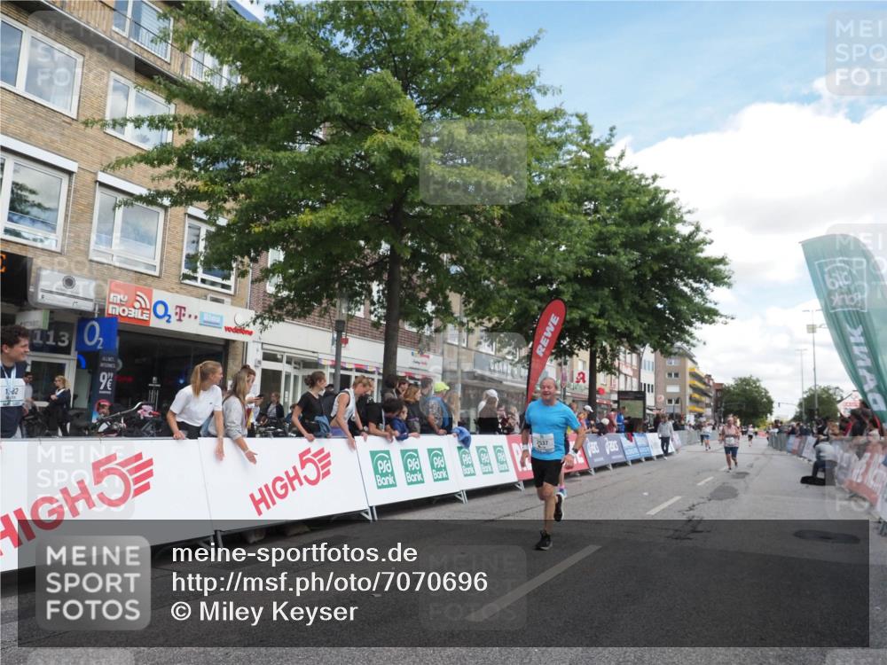 15.09.2024 - PSD Bank Halbmarathon Miley Keyser http://msf.ph/oto/7070696 15.09.2024 12:24:03 Ziel 1883, 2527, 2537, 3003, 3075, 3222, 3428, 3543 meine-sportfotos.de