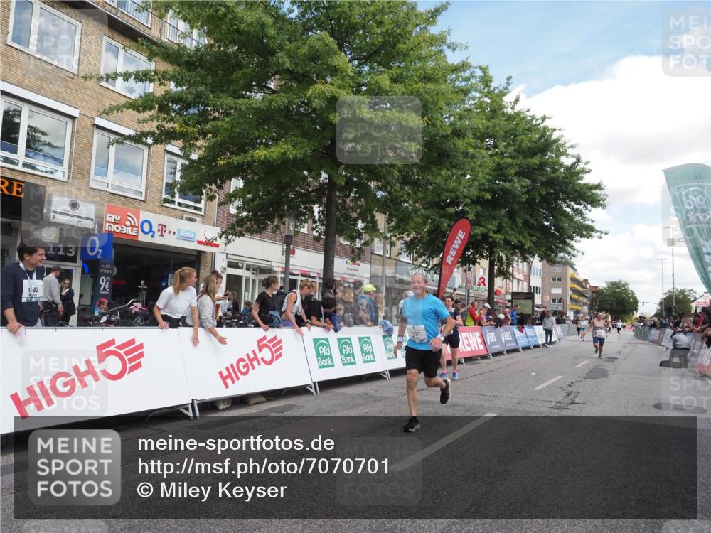 15.09.2024 - PSD Bank Halbmarathon Miley Keyser http://msf.ph/oto/7070701 15.09.2024 12:24:04 Ziel 1883, 2527, 2537, 3003, 3075, 3222, 3428, 3543 meine-sportfotos.de