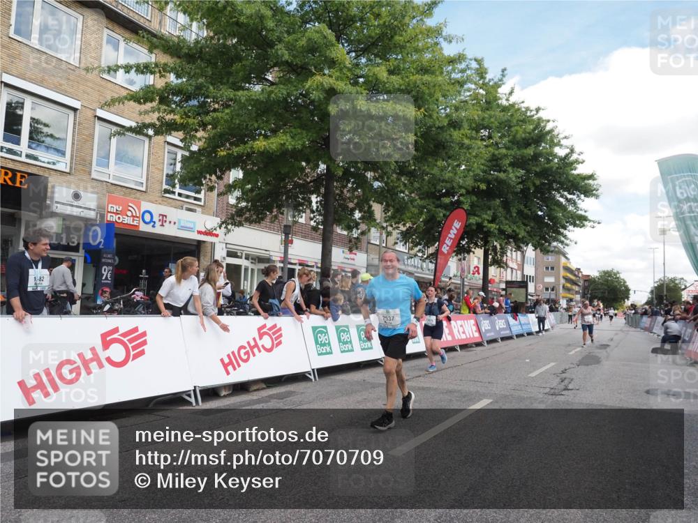 15.09.2024 - PSD Bank Halbmarathon Miley Keyser http://msf.ph/oto/7070709 15.09.2024 12:24:04 Ziel 1883, 2527, 2537, 3003, 3075, 3222, 3428, 3543 meine-sportfotos.de
