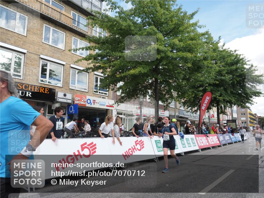 15.09.2024 - PSD Bank Halbmarathon Miley Keyser http://msf.ph/oto/7070712 15.09.2024 12:24:05 Ziel 1883, 2527, 2537, 3003, 3075, 3222, 3428, 3452, 3543 meine-sportfotos.de