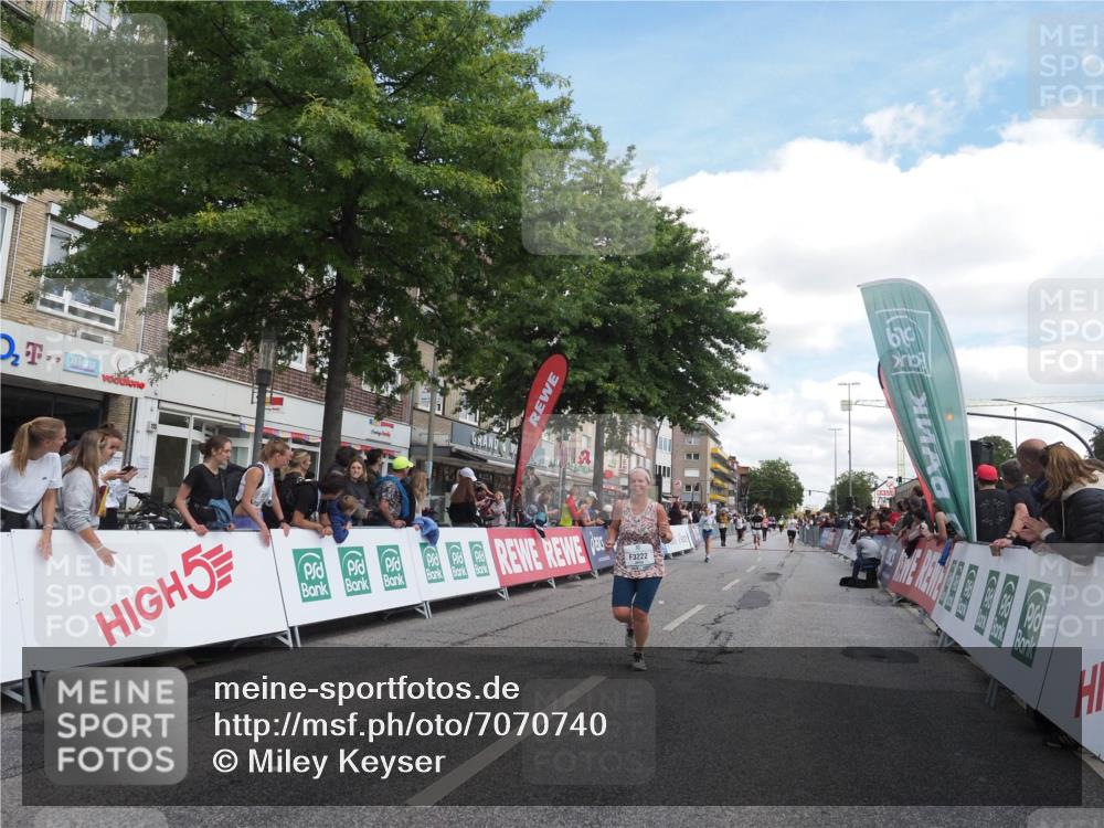 15.09.2024 - PSD Bank Halbmarathon Miley Keyser http://msf.ph/oto/7070740 15.09.2024 12:24:08 Ziel 1883, 2527, 2537, 3003, 3075, 3222, 3428, 3452, 3543 meine-sportfotos.de