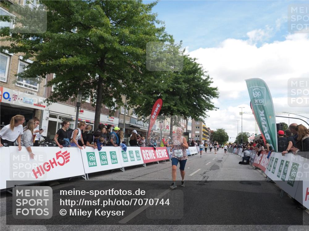 15.09.2024 - PSD Bank Halbmarathon Miley Keyser http://msf.ph/oto/7070744 15.09.2024 12:24:08 Ziel 1883, 2527, 2537, 3003, 3075, 3222, 3428, 3452, 3543 meine-sportfotos.de