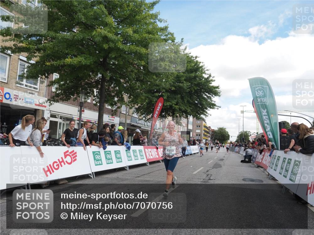 15.09.2024 - PSD Bank Halbmarathon Miley Keyser http://msf.ph/oto/7070756 15.09.2024 12:24:08 Ziel 1883, 2527, 2537, 3003, 3075, 3222, 3428, 3452, 3543 meine-sportfotos.de
