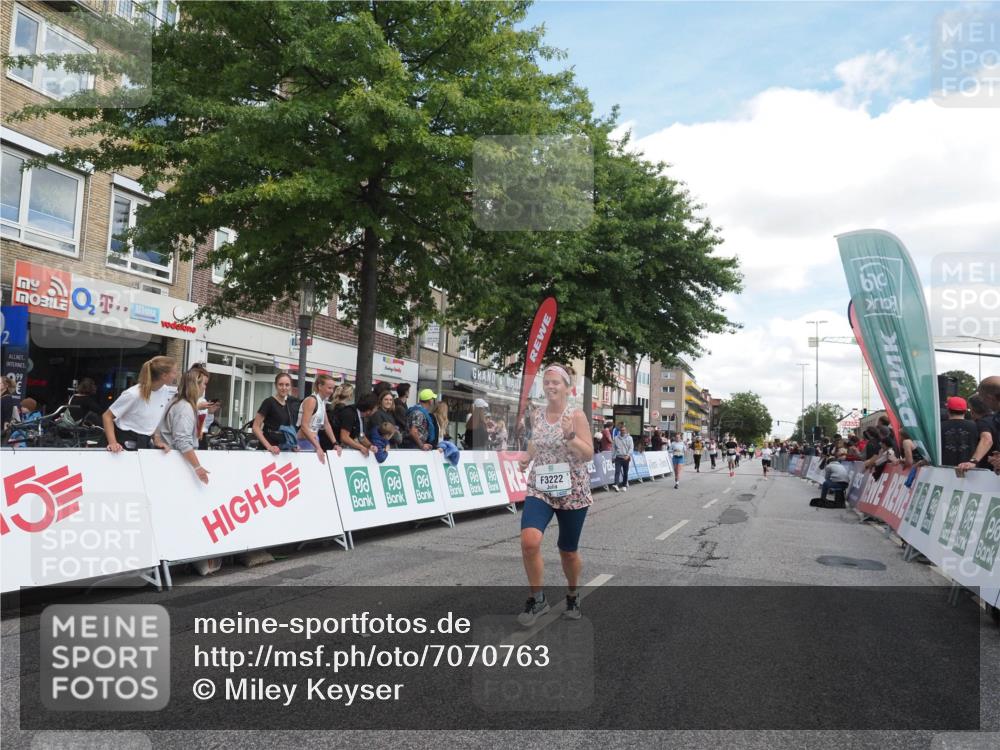 15.09.2024 - PSD Bank Halbmarathon Miley Keyser http://msf.ph/oto/7070763 15.09.2024 12:24:08 Ziel 1883, 2527, 2537, 3003, 3075, 3222, 3428, 3452, 3543 meine-sportfotos.de